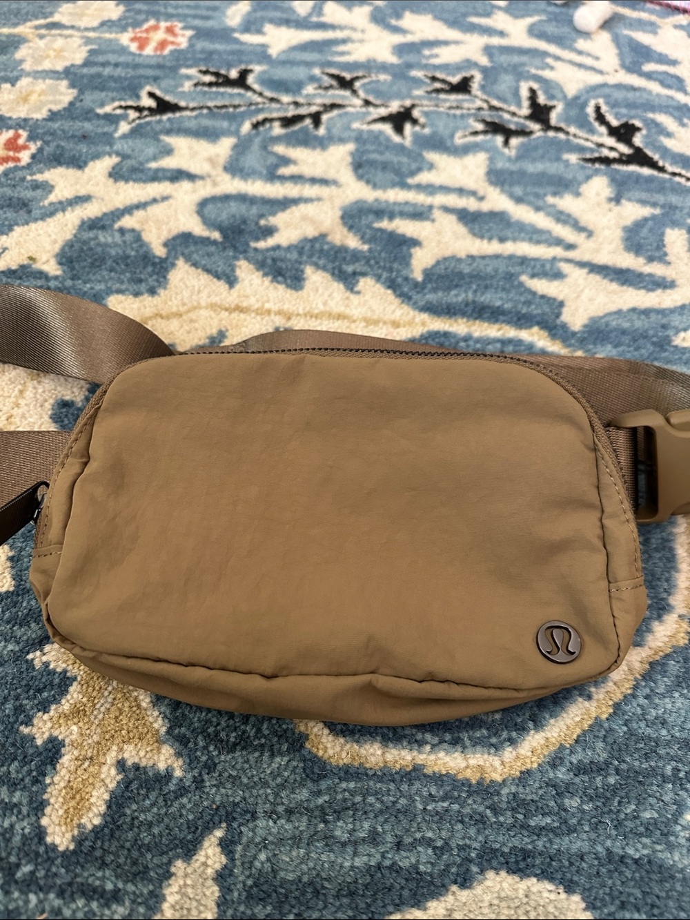 lululemon athletica 1L Brown/Khaki Belt Bag